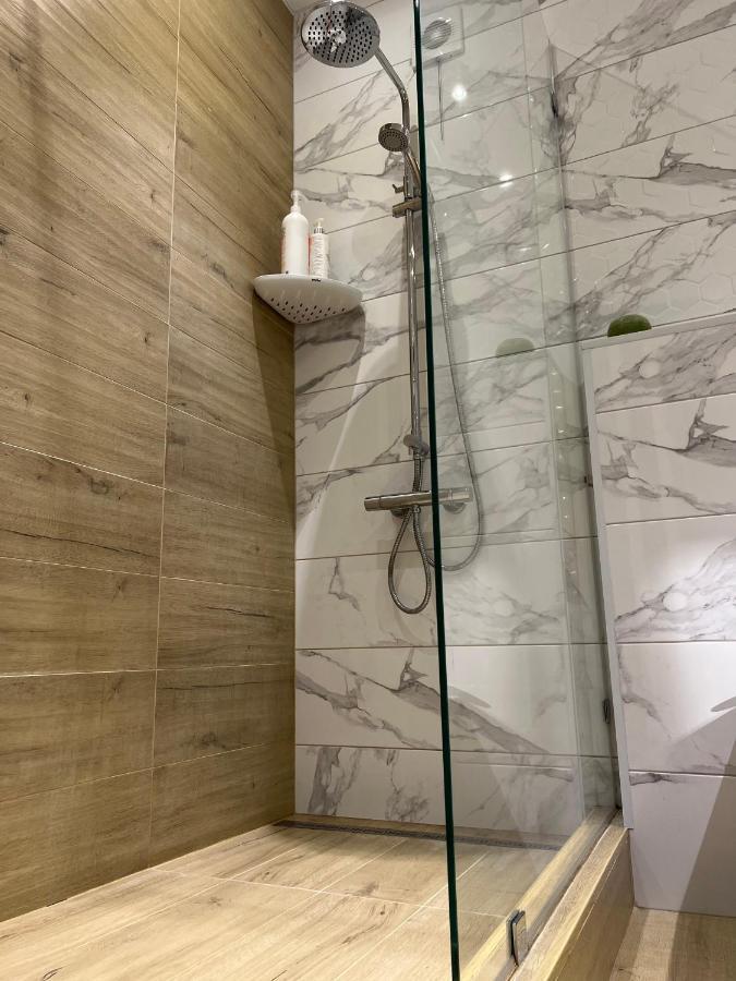 затишні в центрі чорткова Apartment
